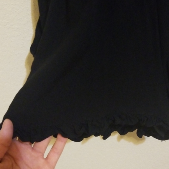 3/$15🌈Forever 21 Romper. Has pockets! - Picture 6 of 8